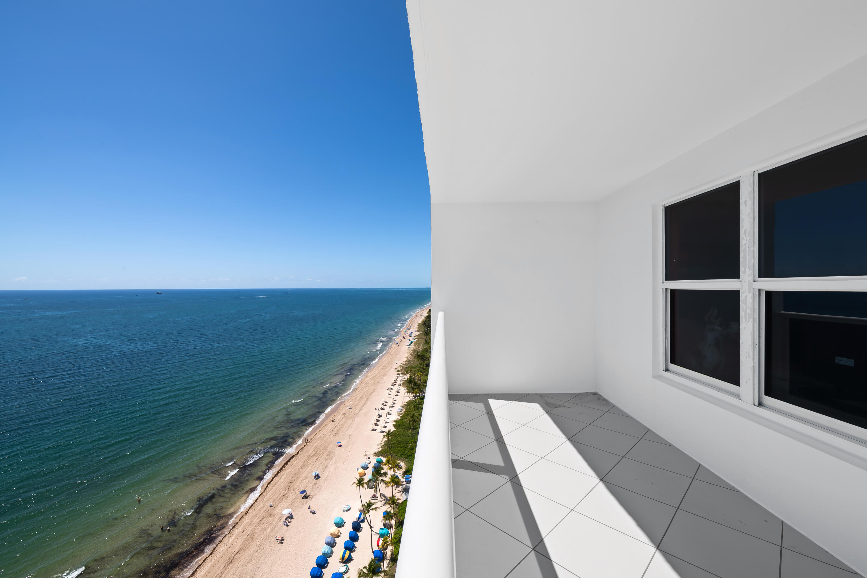 PLAYA DEL SOL CONDO - Residential