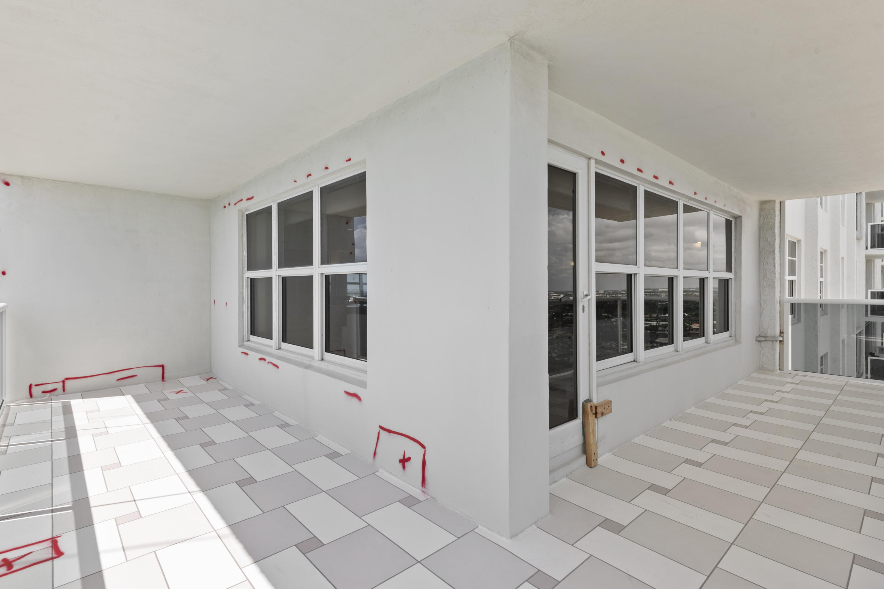 PLAYA DEL SOL CONDO - Residential