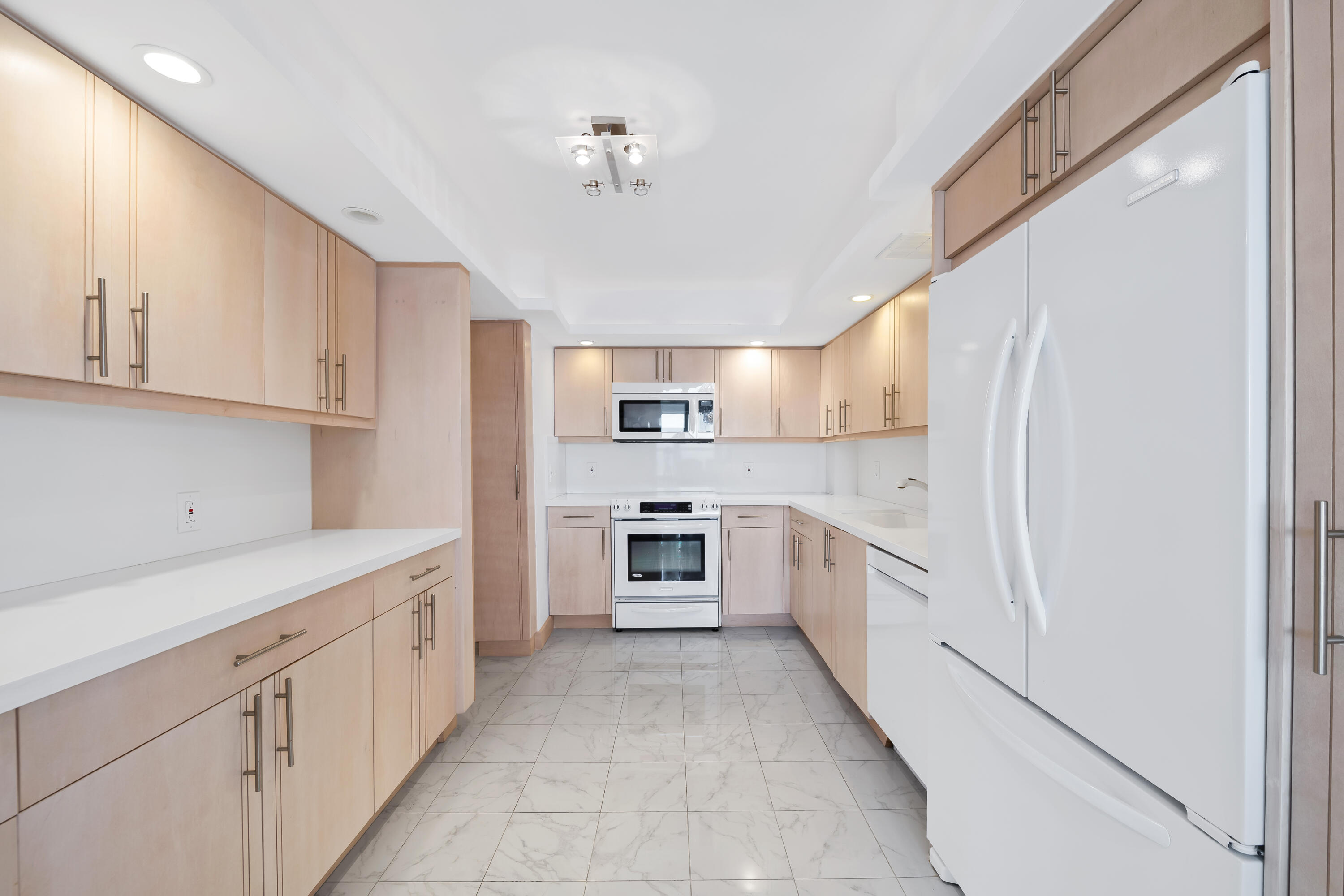 PLAYA DEL SOL CONDO - Residential