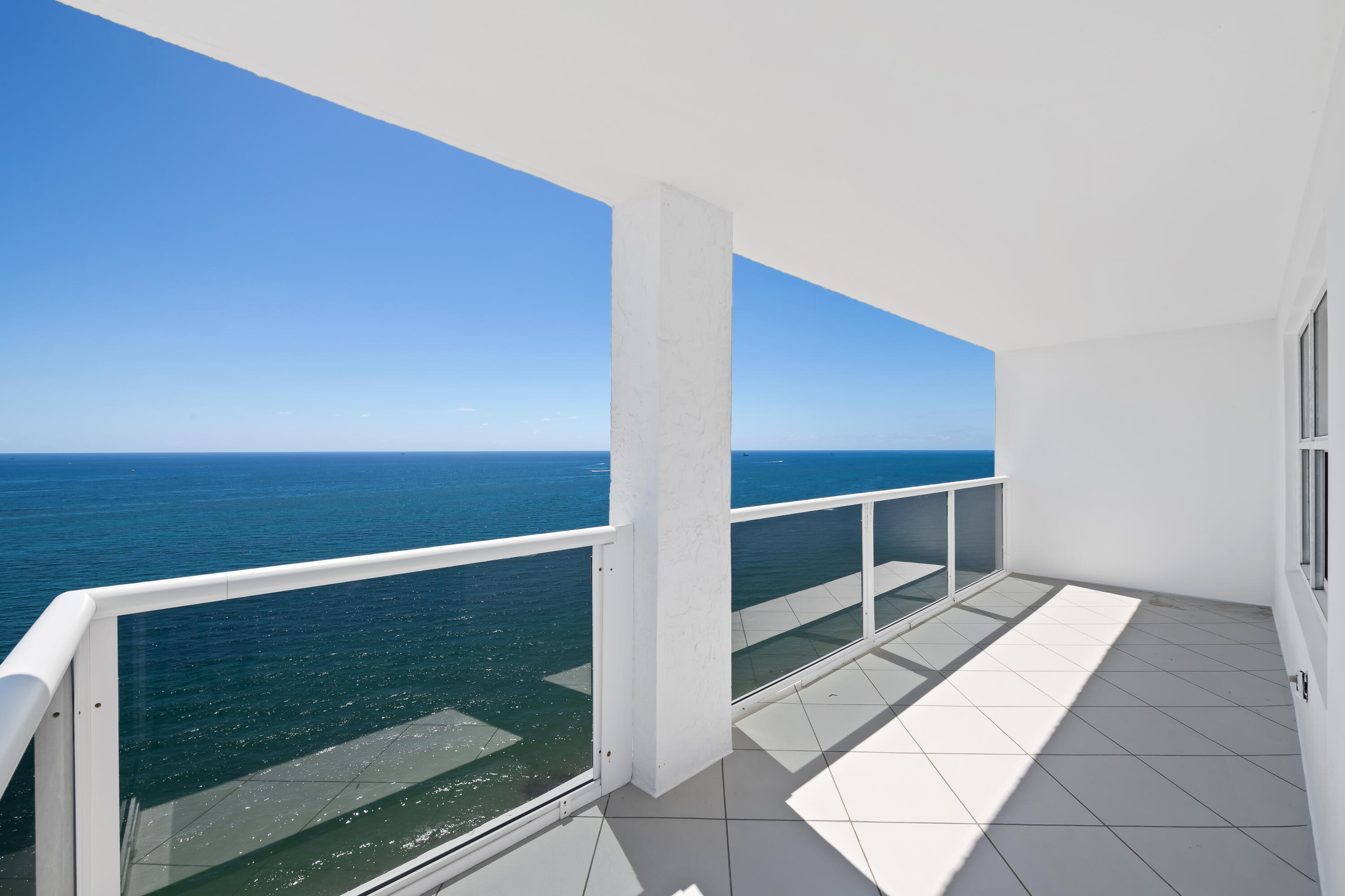 PLAYA DEL SOL CONDO - Residential
