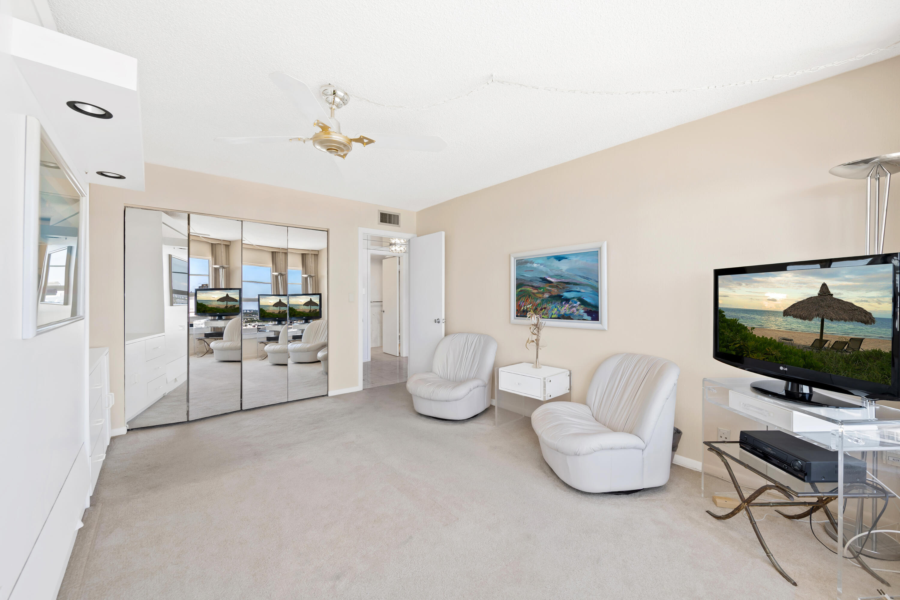 PLAYA DEL SOL CONDO - Residential