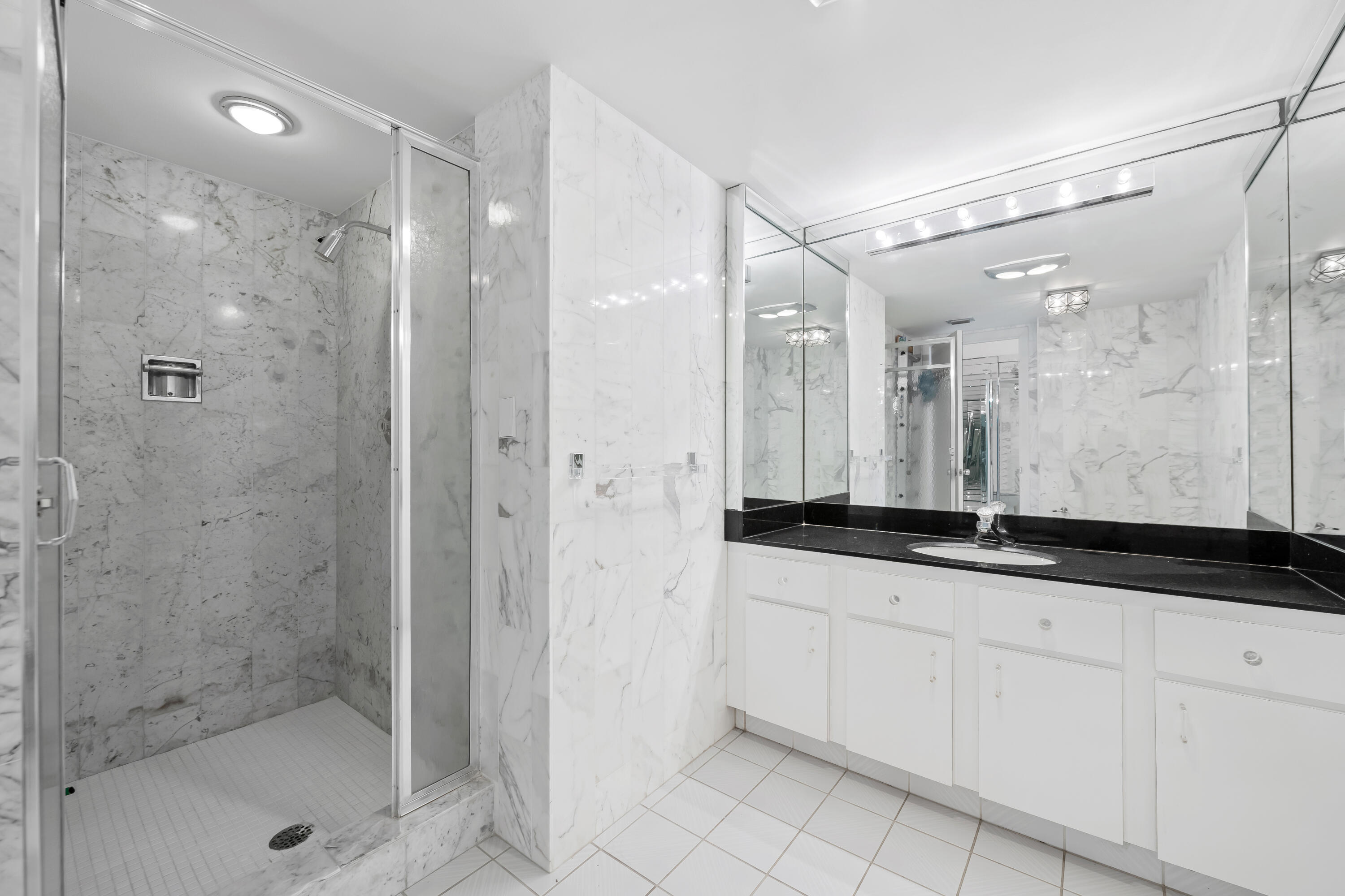 PLAYA DEL SOL CONDO - Residential