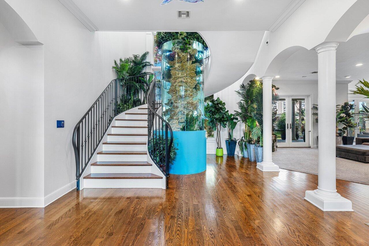 View photos, virtual tours, details... 963 Eve Street