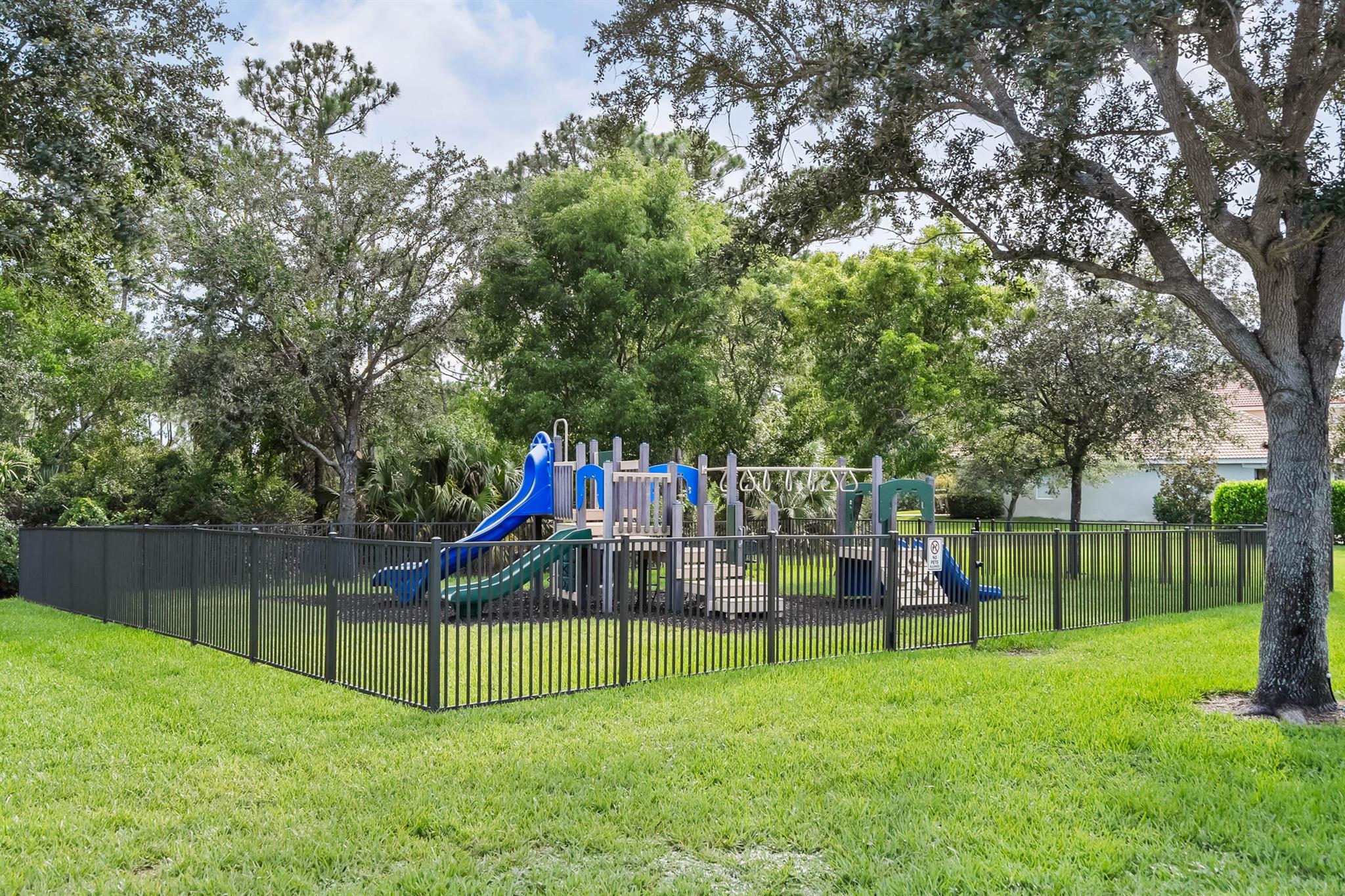 PASTELLE (AKA OAKS) - Residential