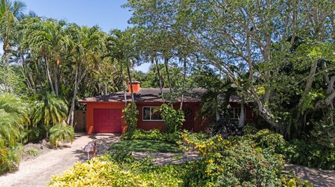 Photo of 319 NW 17th Street, Delray Beach, FL 33444 (MLS # B26020937)
