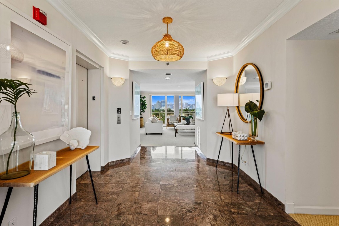 THE VILLAS OF SUNSET LAKE - Residential