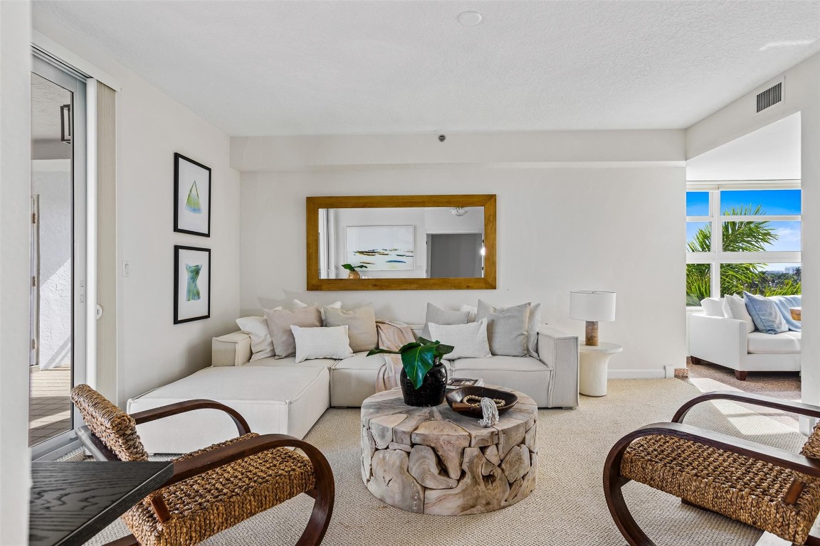 THE VILLAS OF SUNSET LAKE - Residential