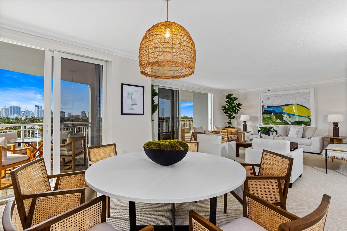 THE VILLAS OF SUNSET LAKE - Residential