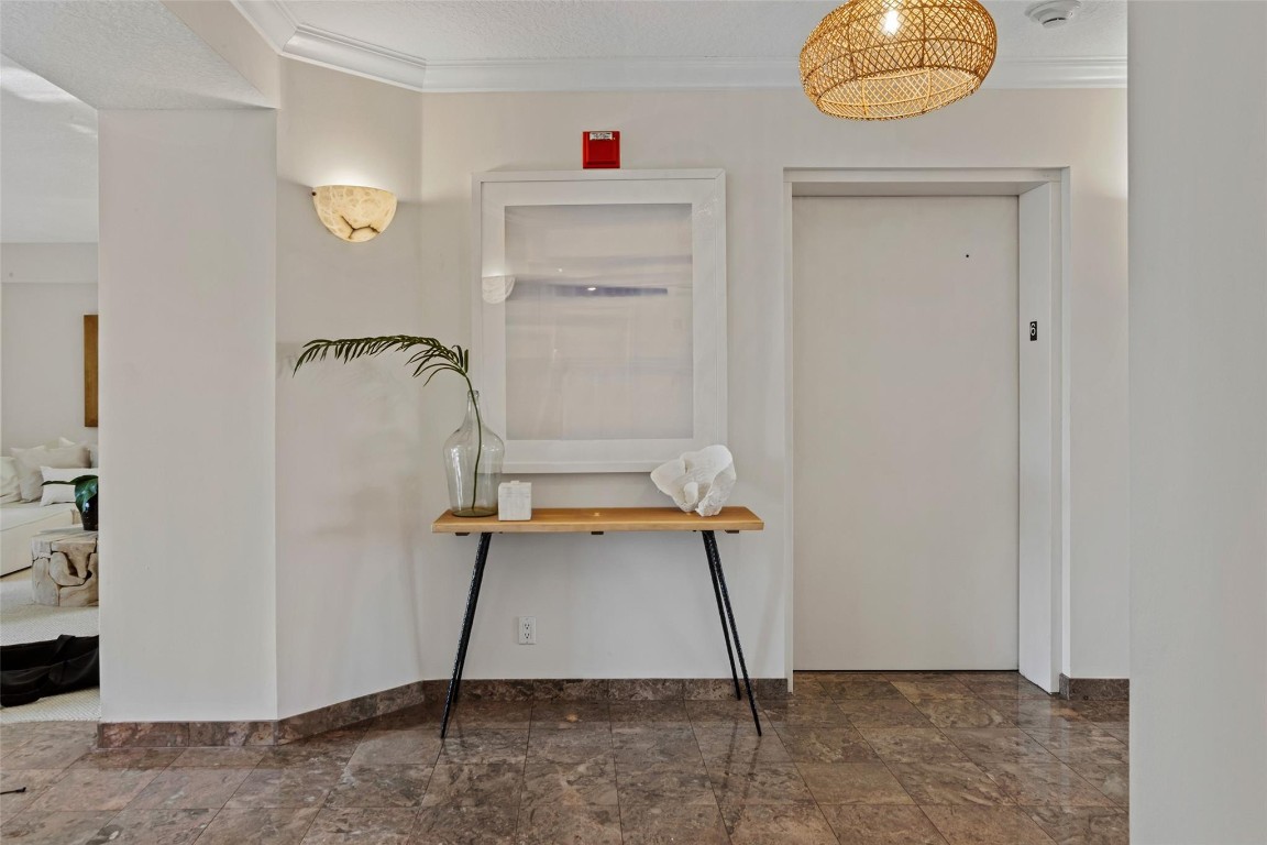 THE VILLAS OF SUNSET LAKE - Residential