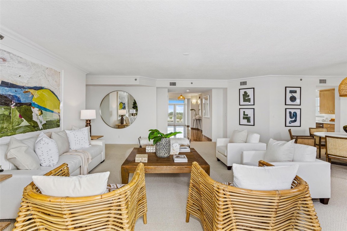 THE VILLAS OF SUNSET LAKE - Residential