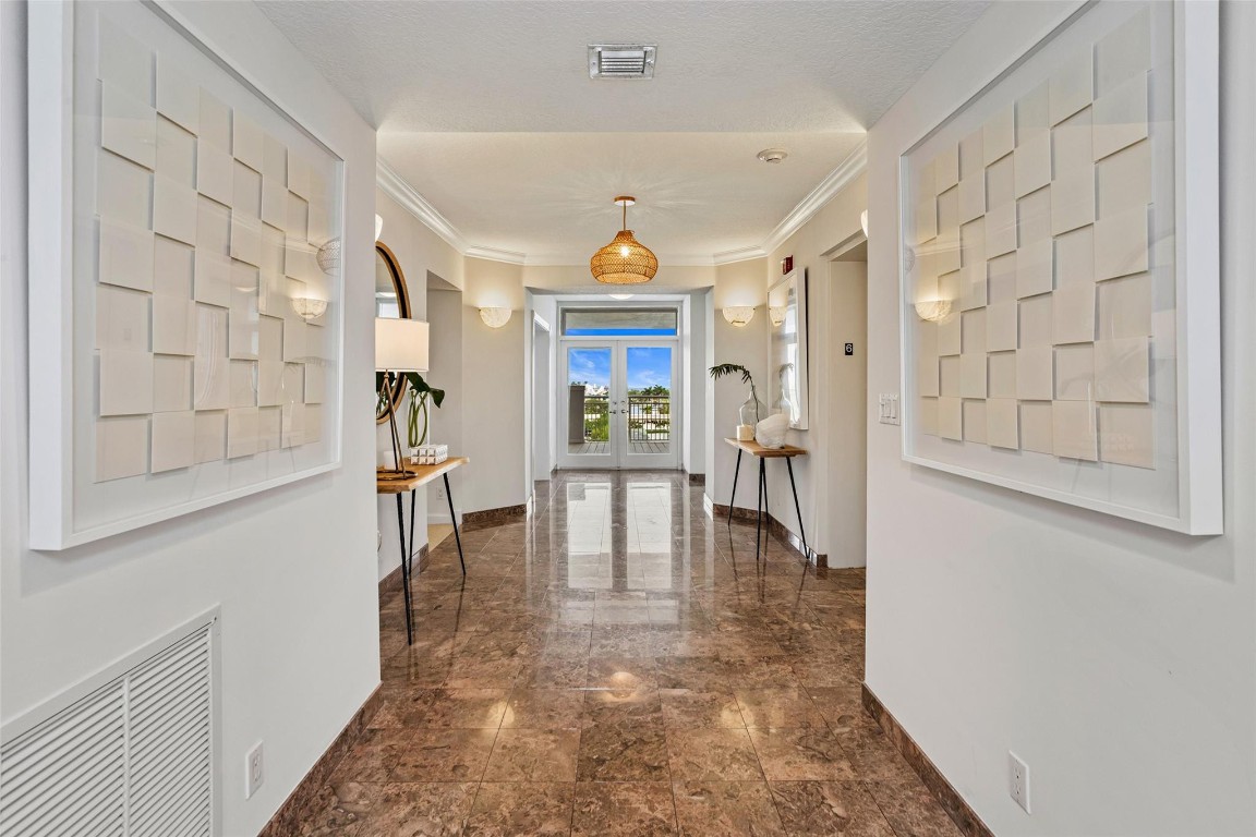 THE VILLAS OF SUNSET LAKE - Residential