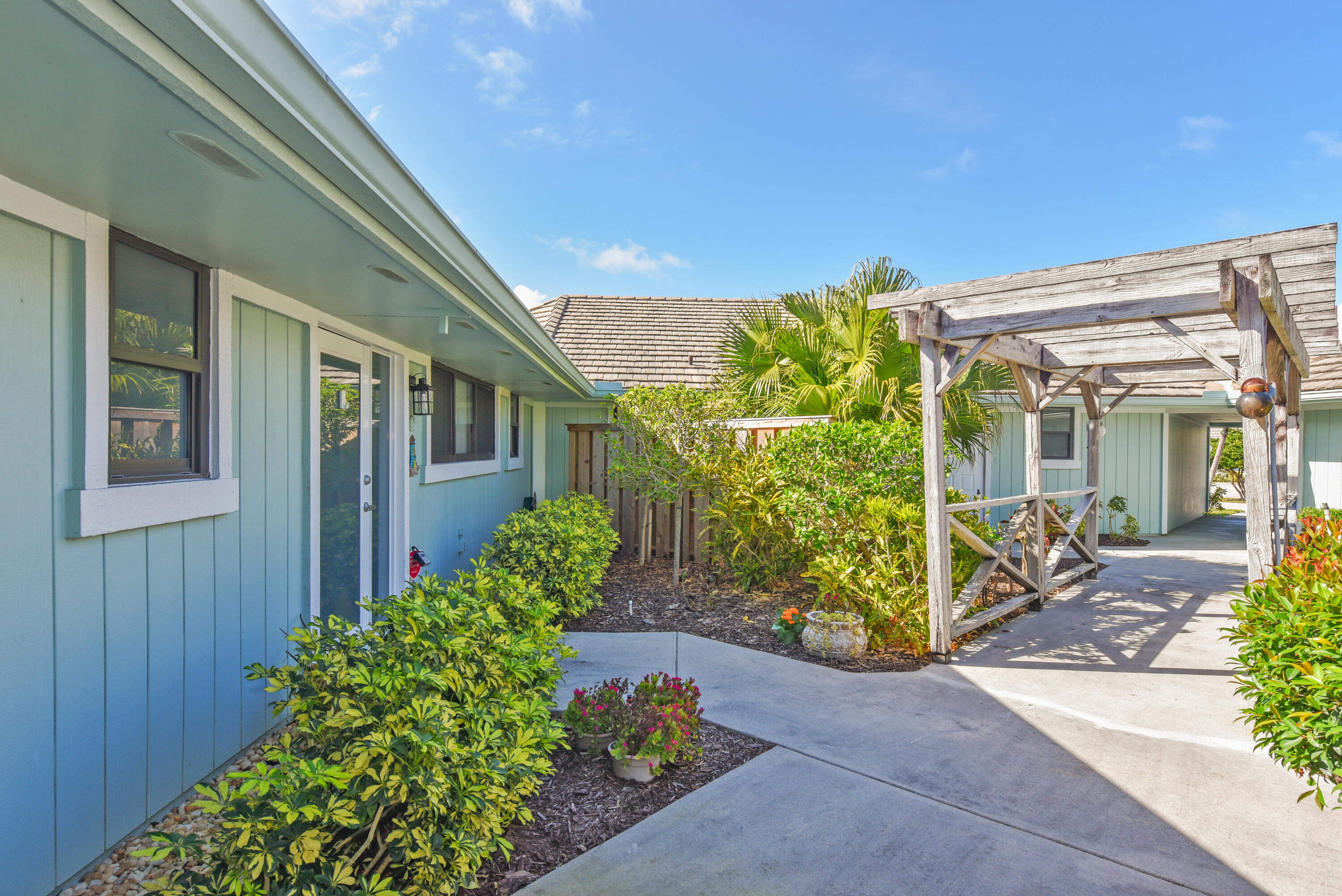 BELLA VISTA - Residential Lease