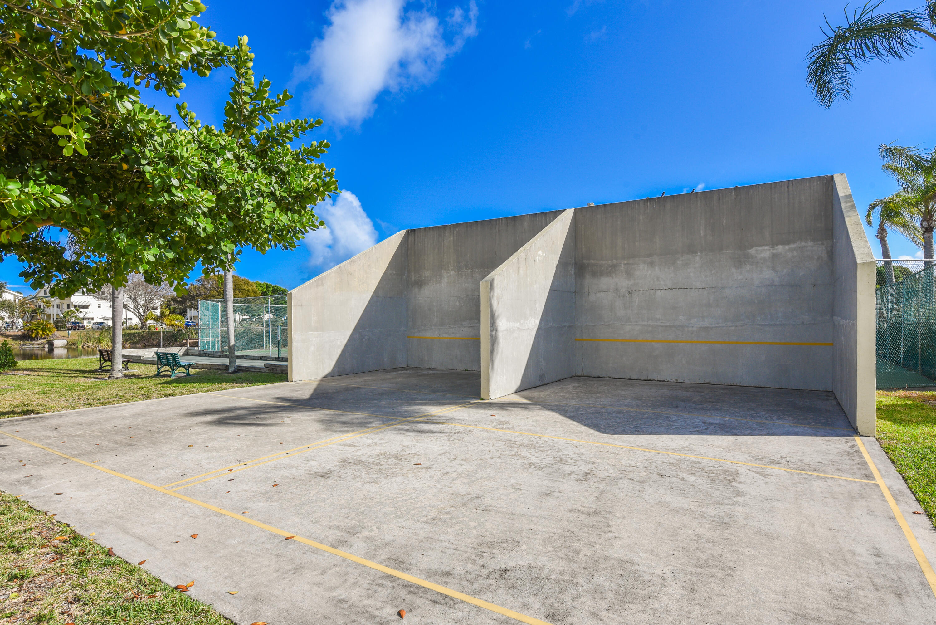 BELLA VISTA - Residential Lease