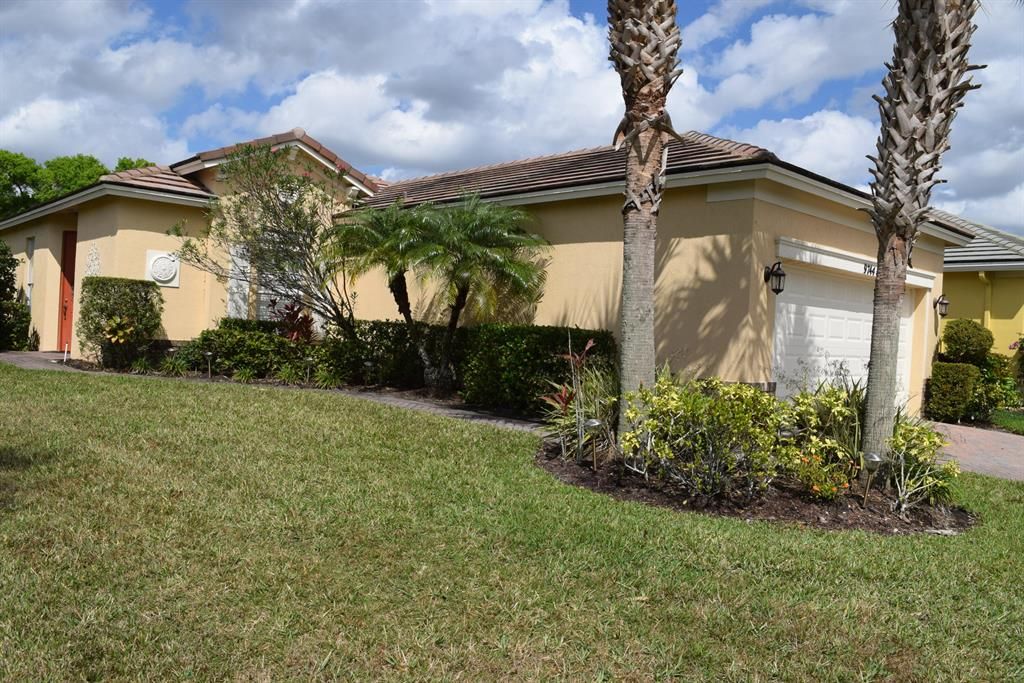 Photo of 9744 SW Eastbrook Circle, Port Saint Lucie, FL 34987 (MLS # R10698302)