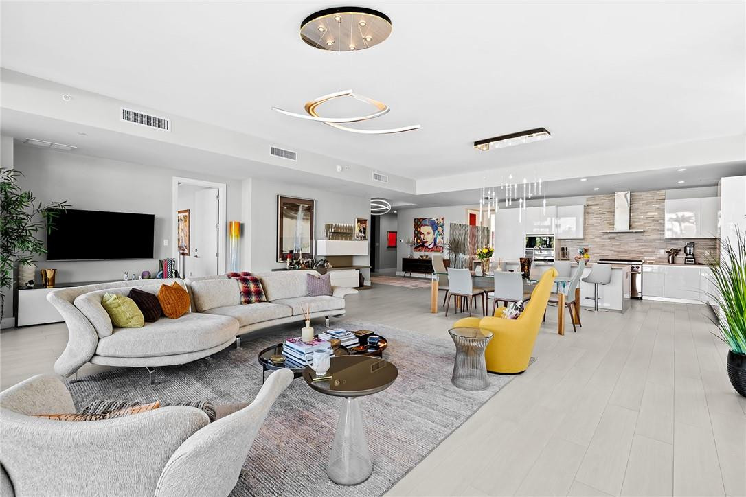 AquaMar Las Olas - Residential