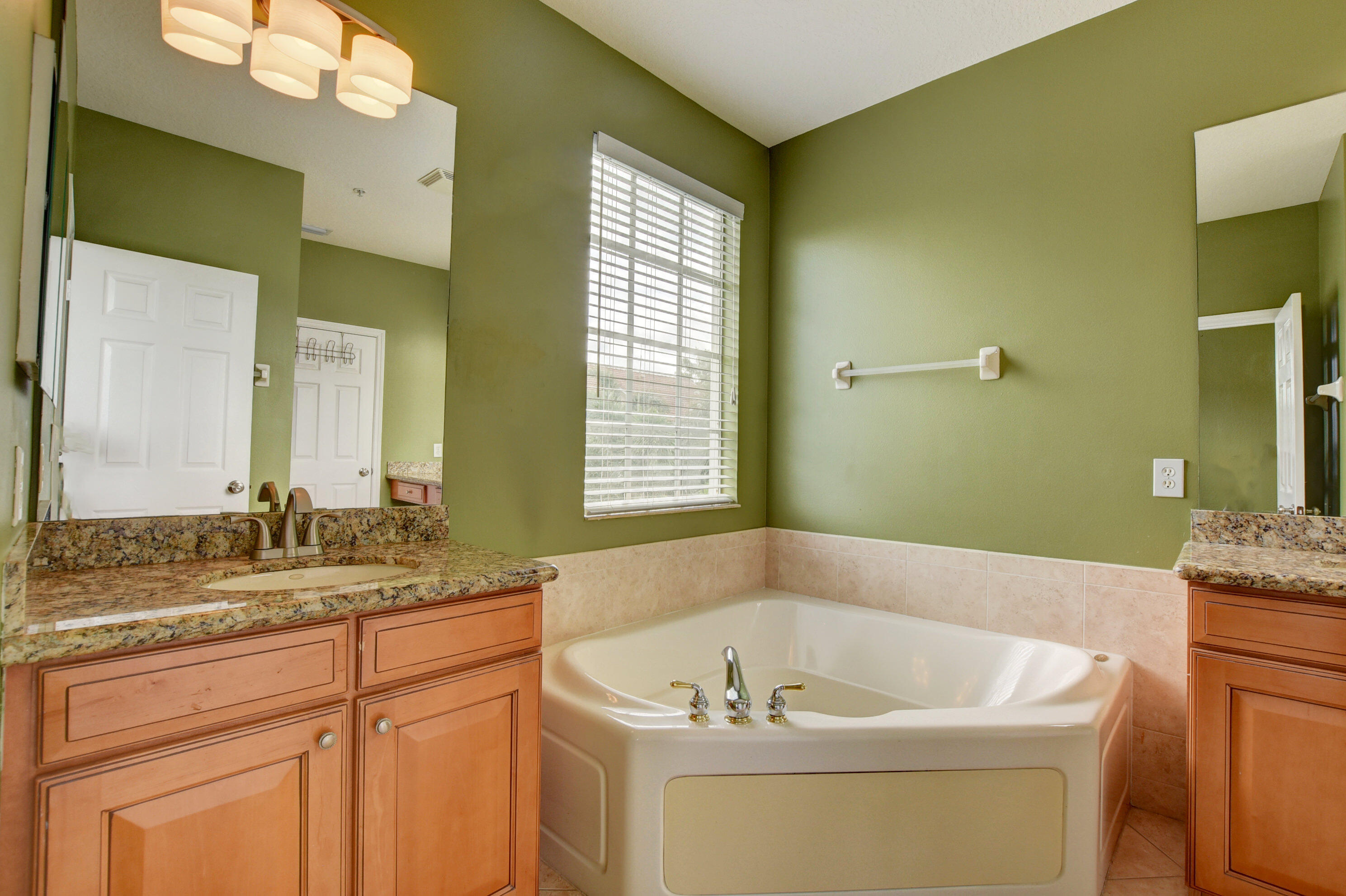 OCEAN CAY - Residential