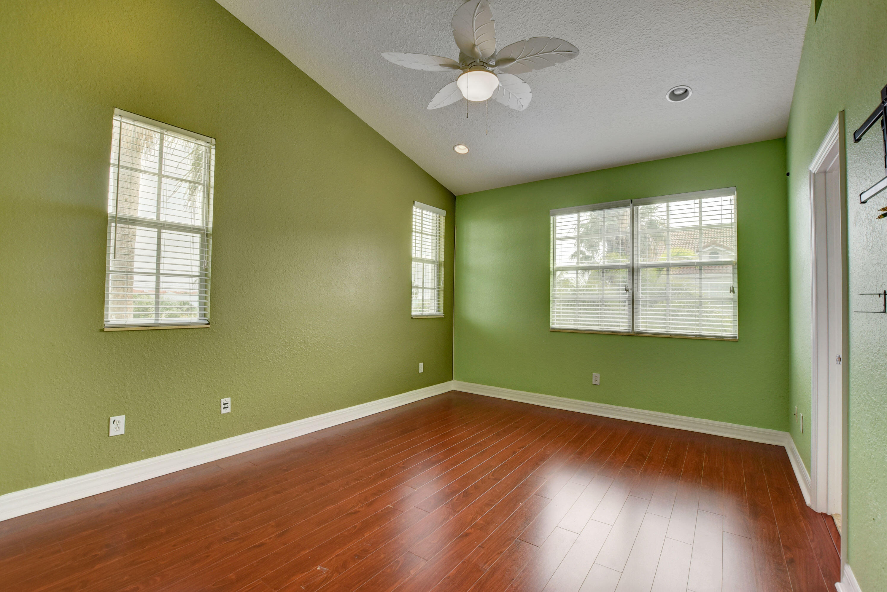 OCEAN CAY - Residential