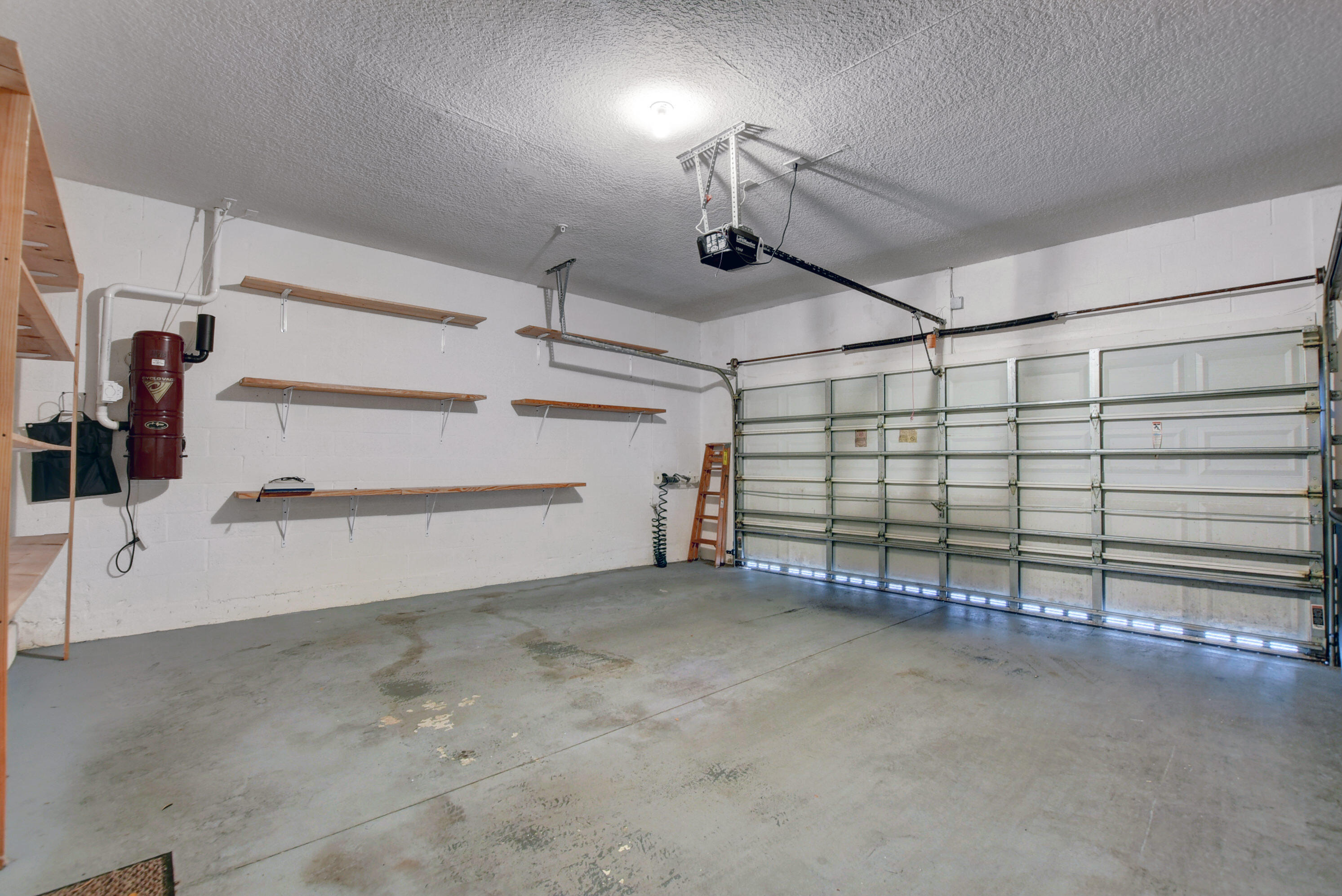 OCEAN CAY - Residential