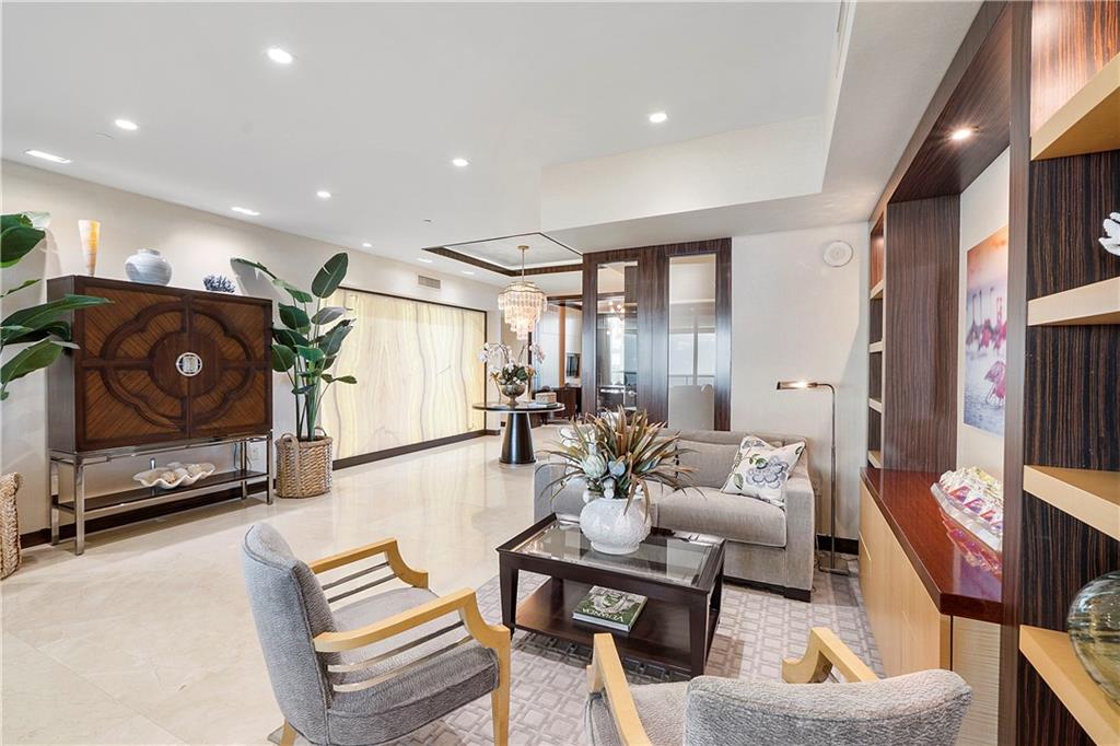 LAS OLAS BEACH CLUB - Residential