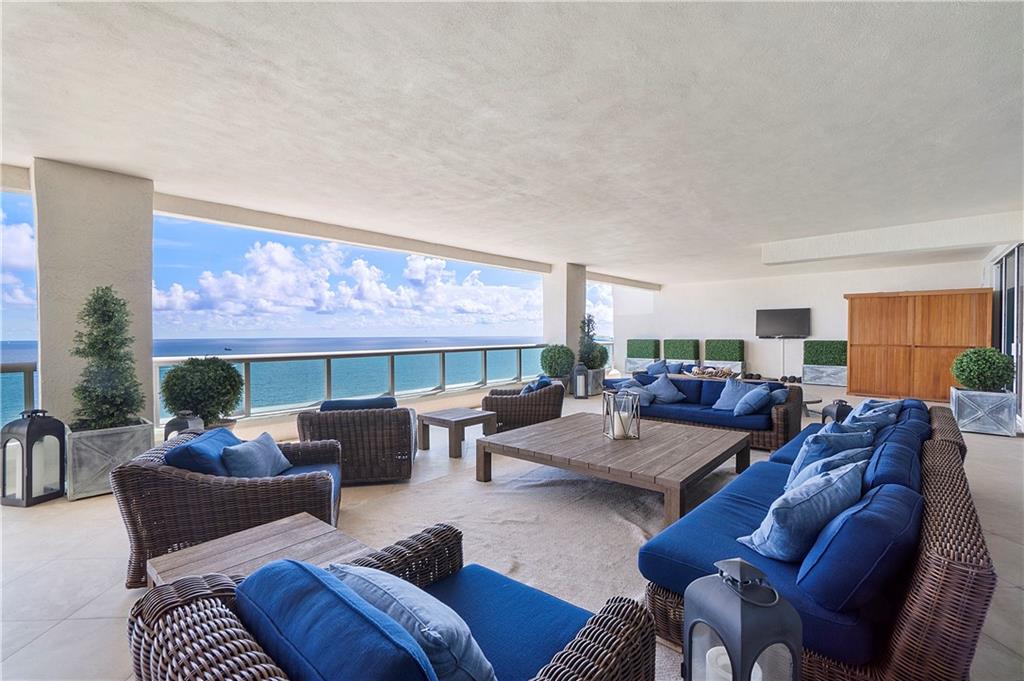 LAS OLAS BEACH CLUB - Residential