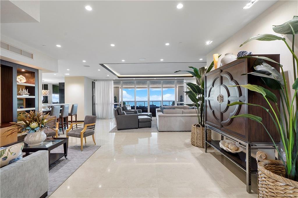 LAS OLAS BEACH CLUB - Residential