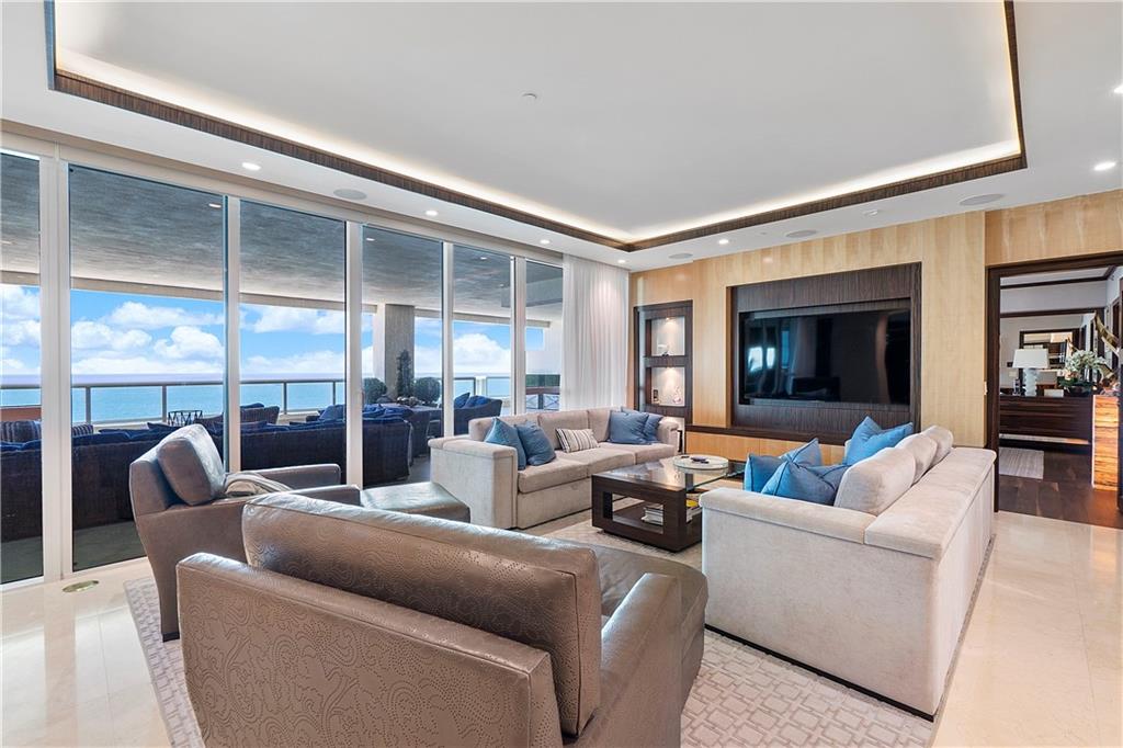 LAS OLAS BEACH CLUB - Residential