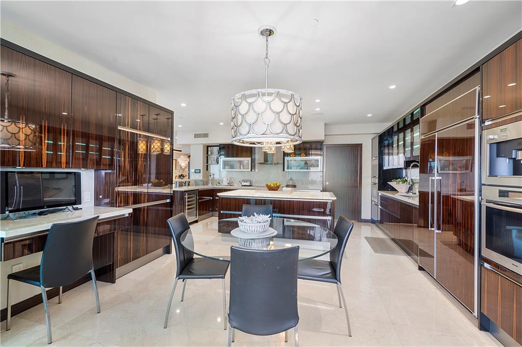 LAS OLAS BEACH CLUB - Residential