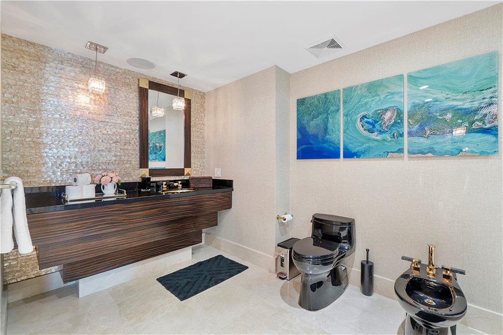 LAS OLAS BEACH CLUB - Residential