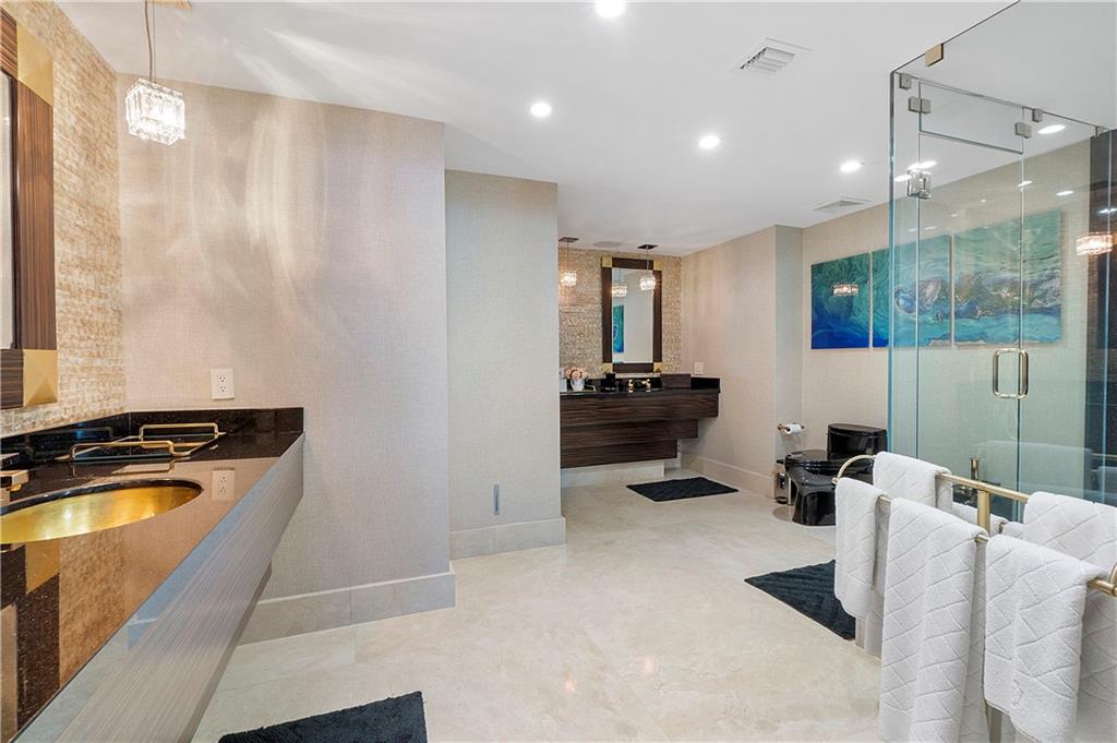 LAS OLAS BEACH CLUB - Residential