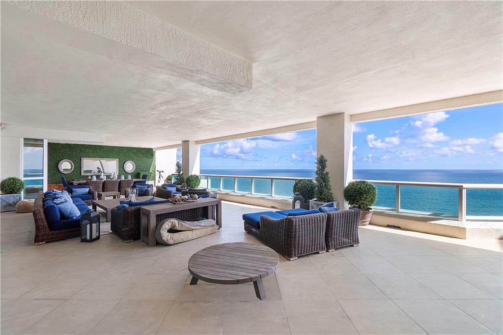 LAS OLAS BEACH CLUB - Residential