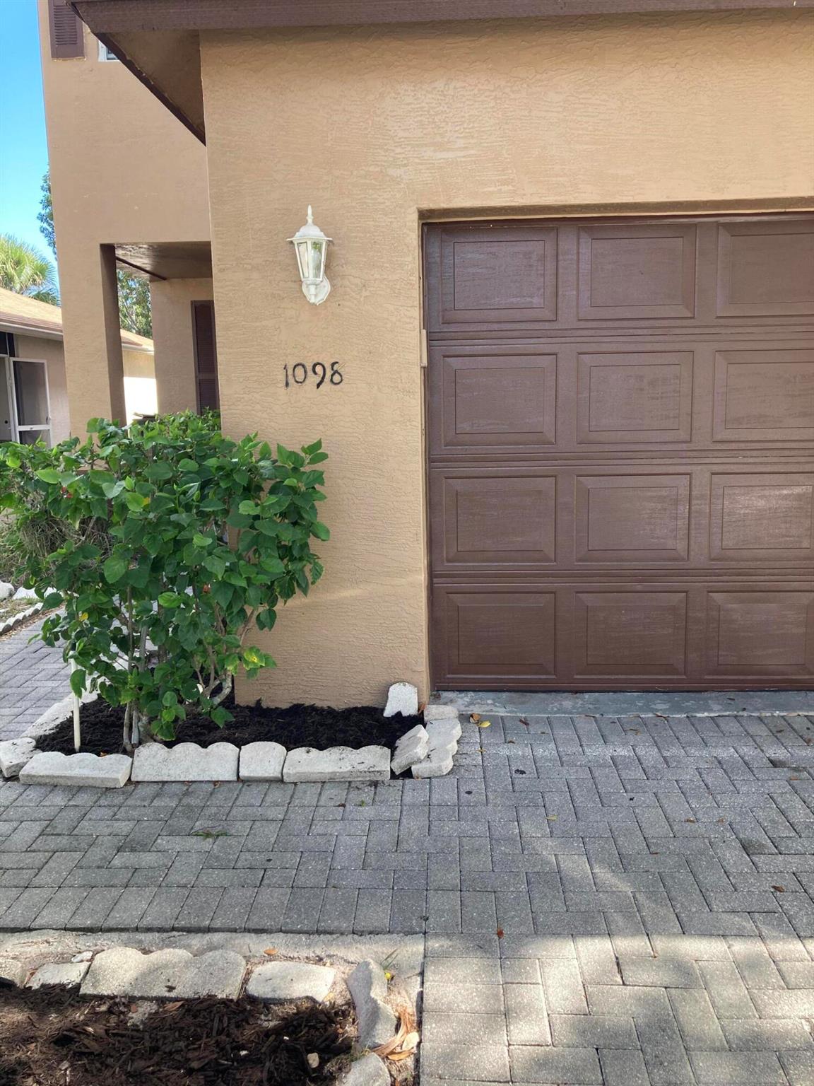 1098 Winding Rose Way
