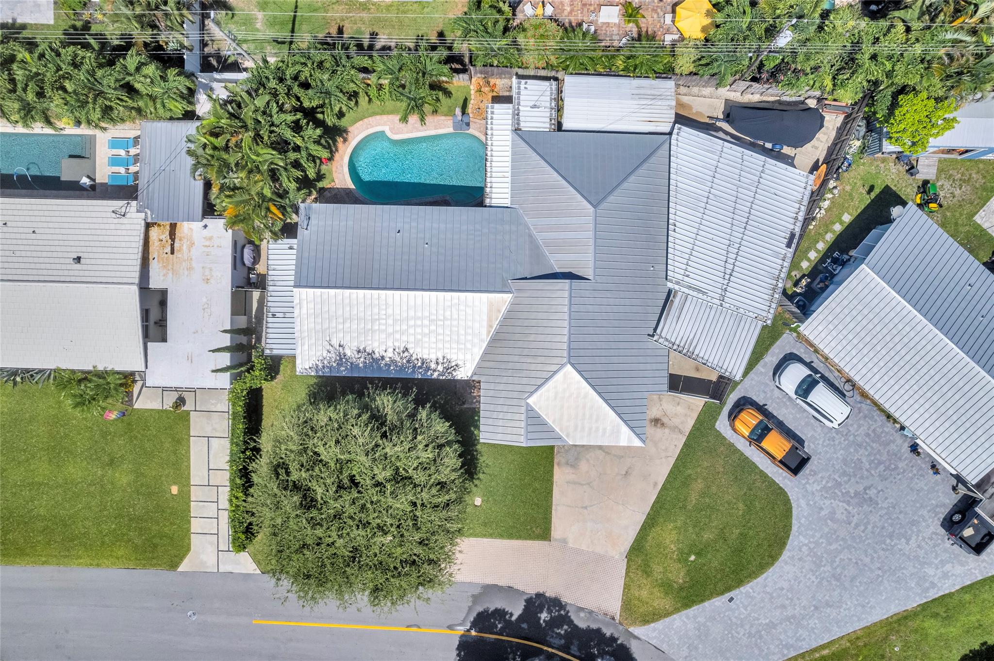 2817 NE 10th Ave