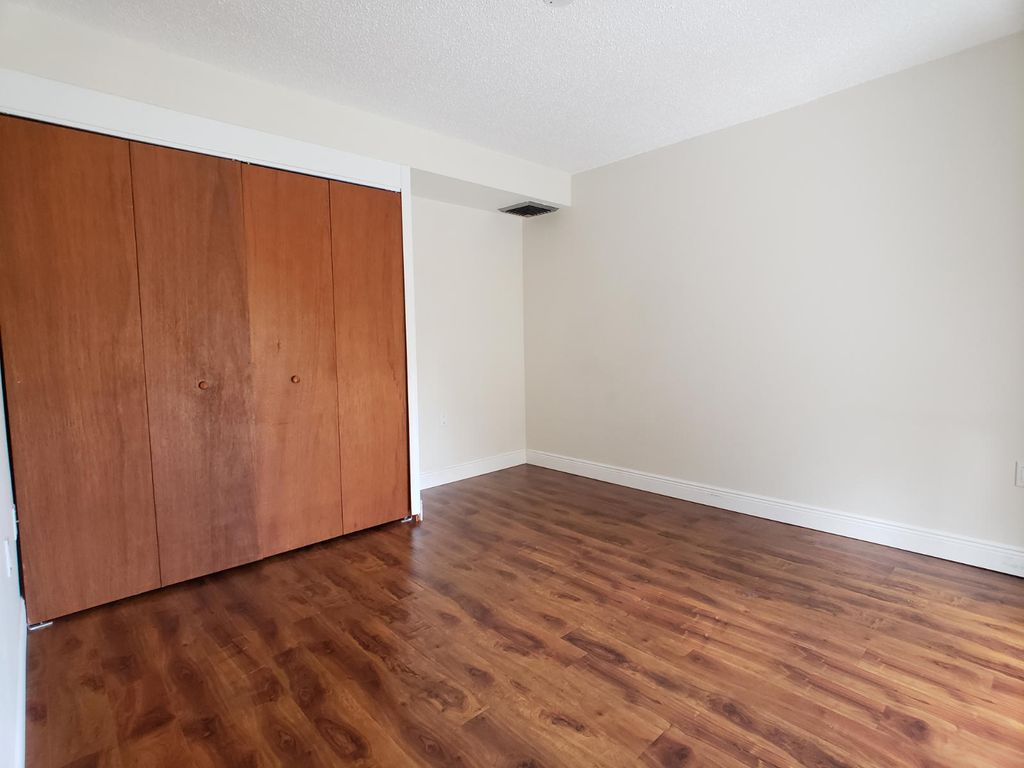 Photo of 1002 10th Ter, Palm Beach Gardens, FL 33418 (MLS # R10942396)