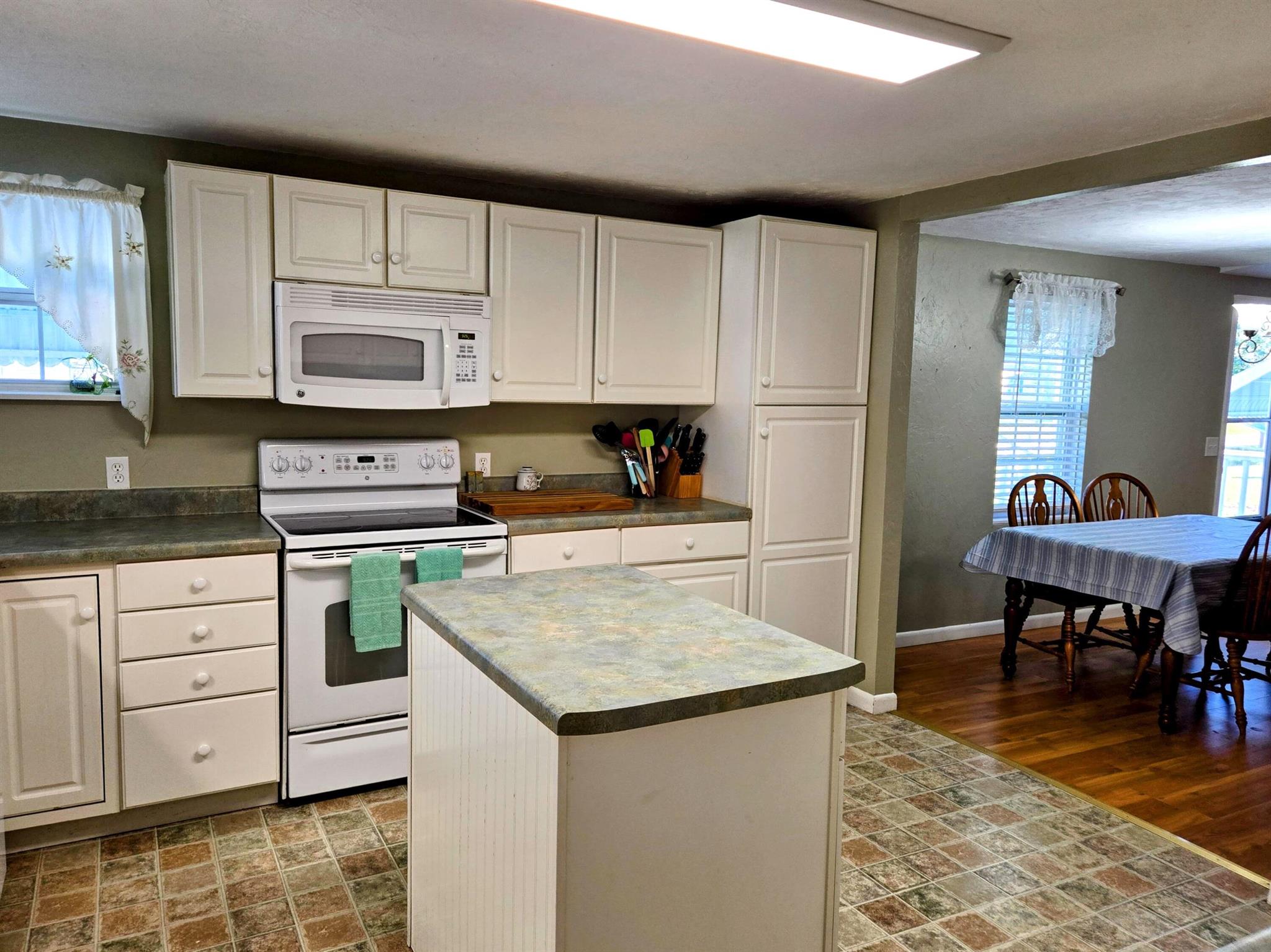 TAYLOR CREEK - Residential