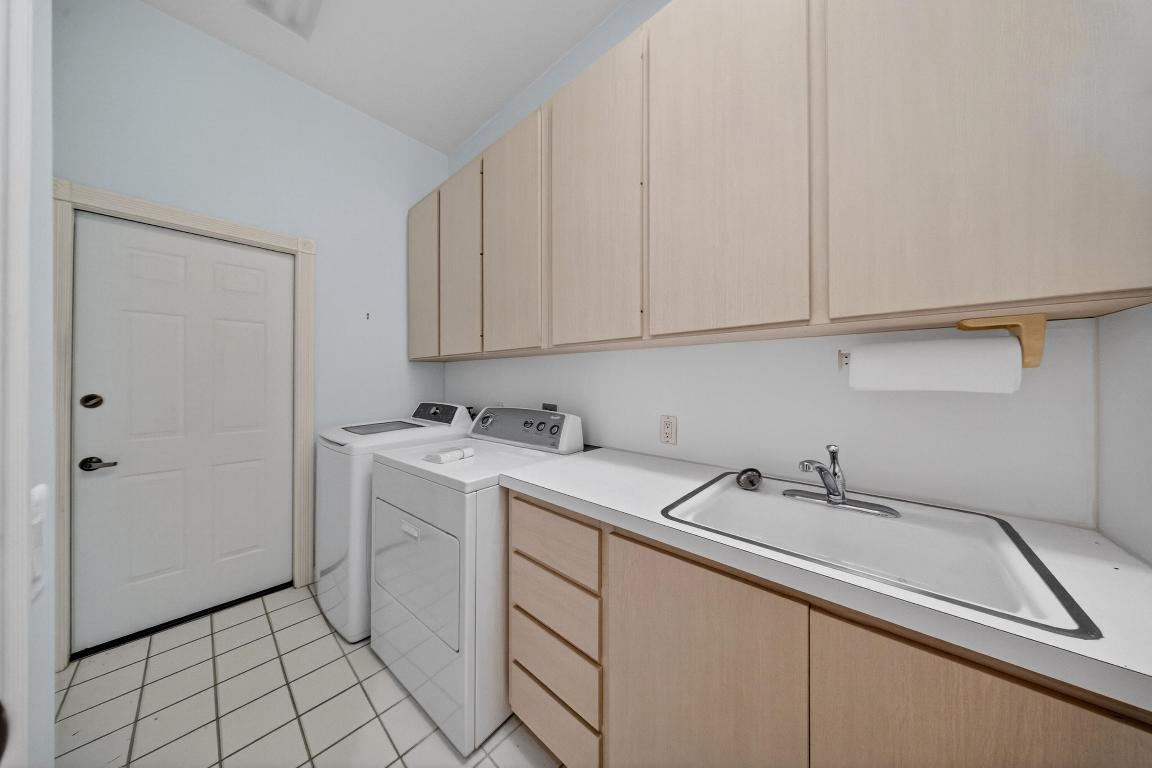 The Lakes at Bedford - Residential