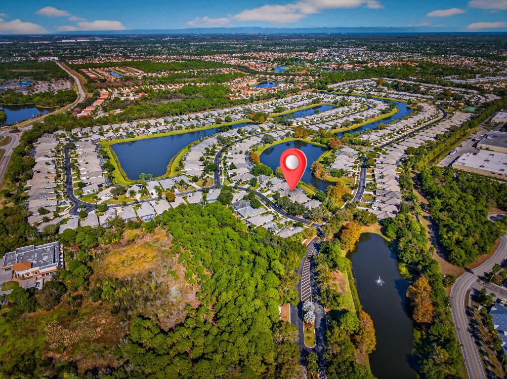 The Lakes at Bedford - Residential