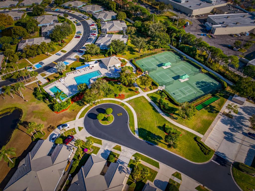 The Lakes at Bedford - Residential