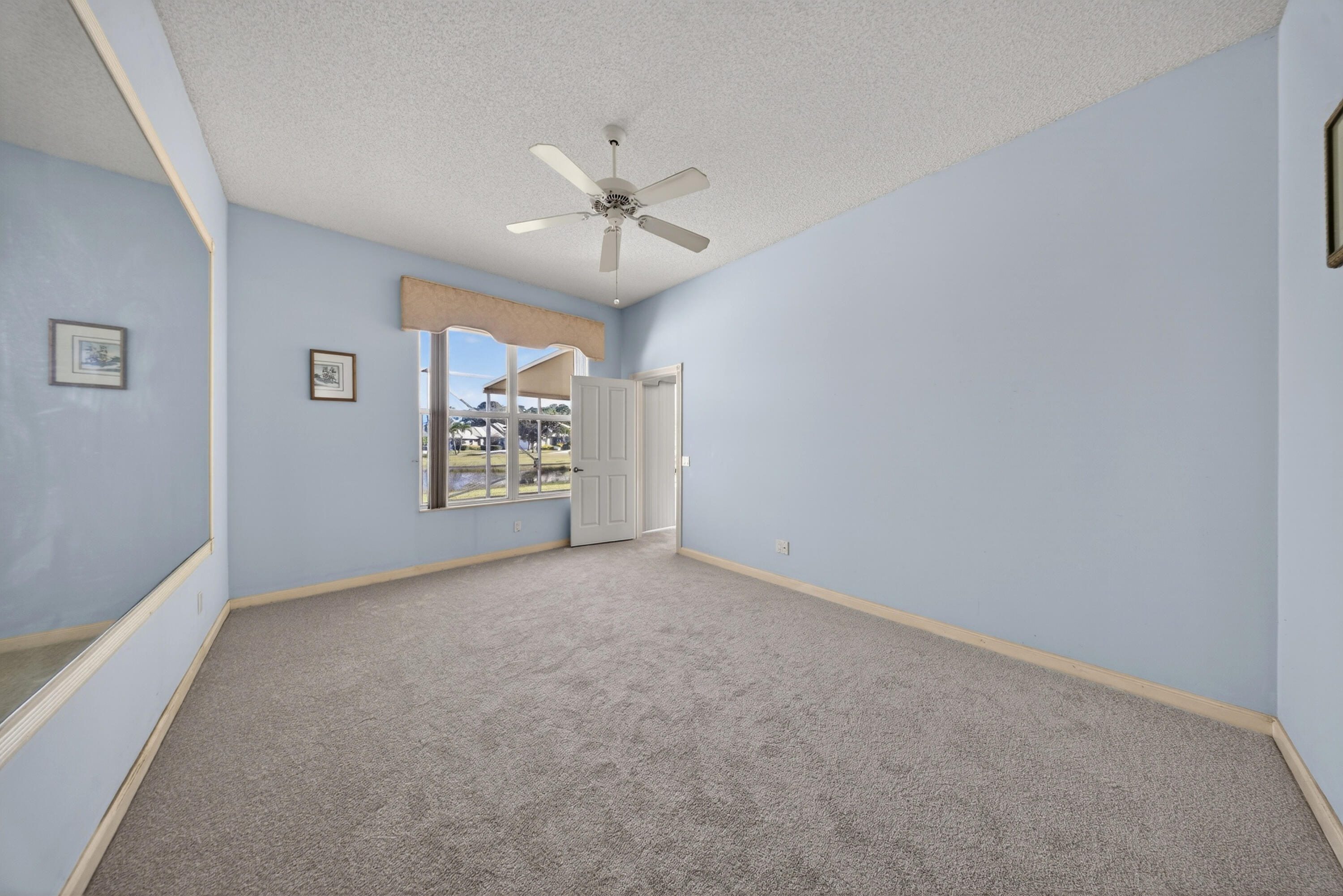The Lakes at Bedford - Residential