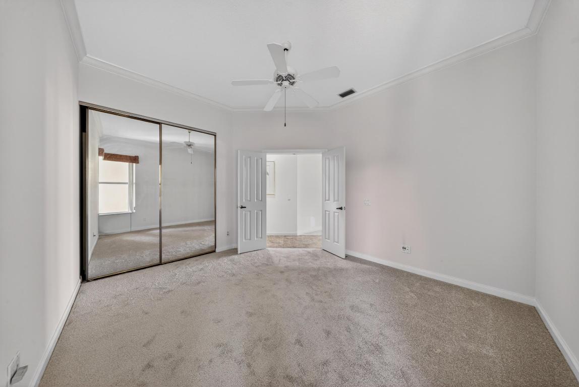 The Lakes at Bedford - Residential