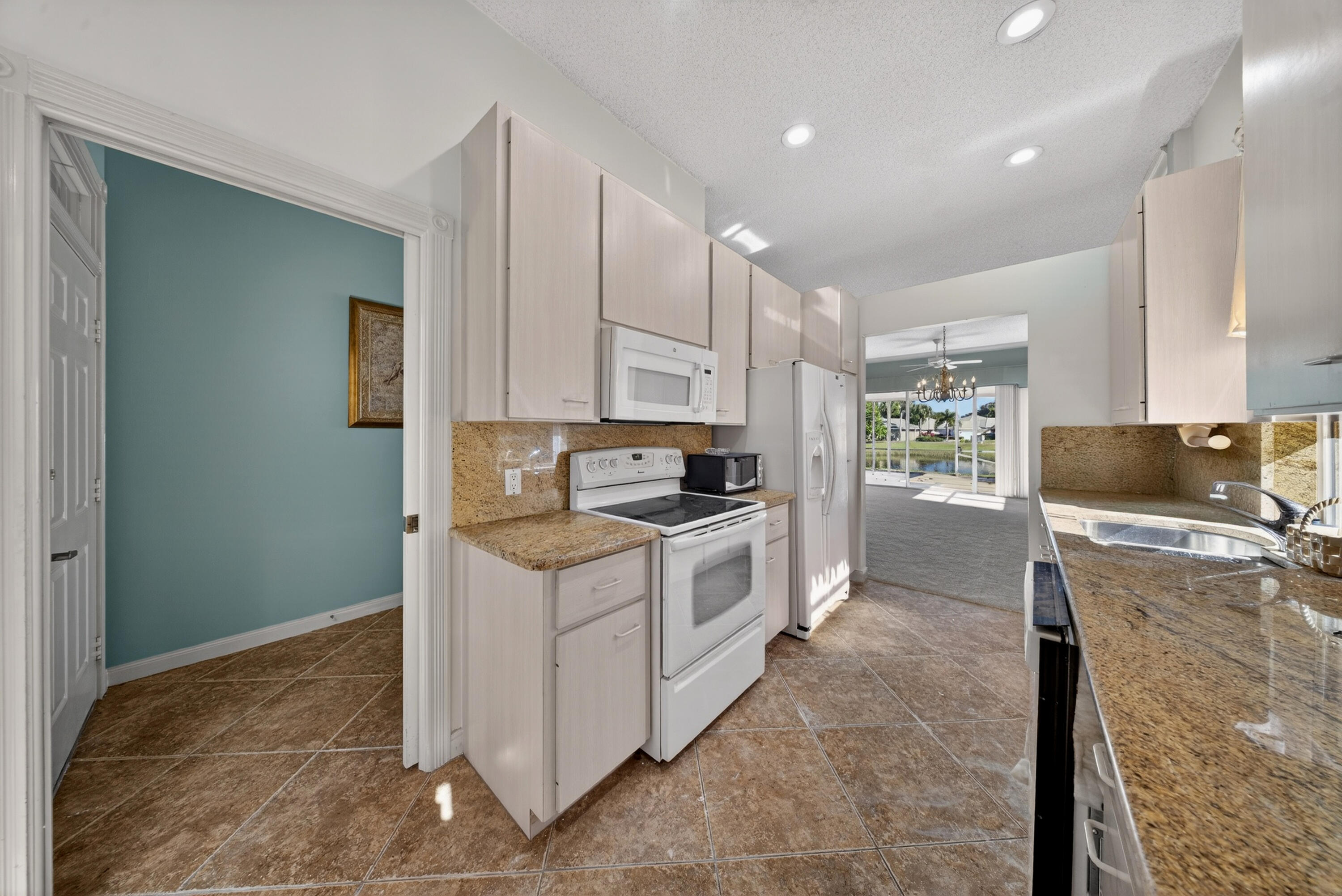 The Lakes at Bedford - Residential