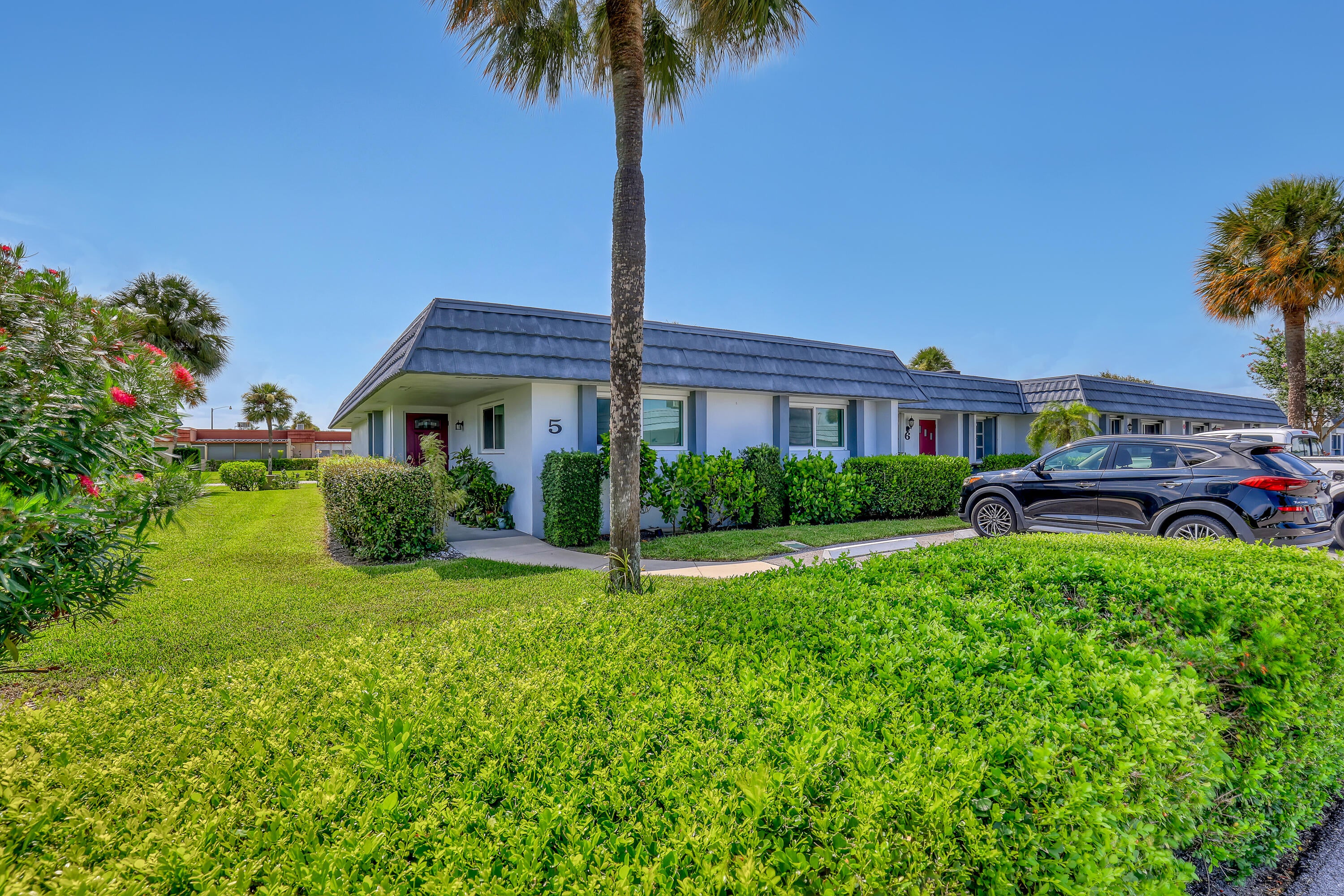 2886 Fernley Drive E 5