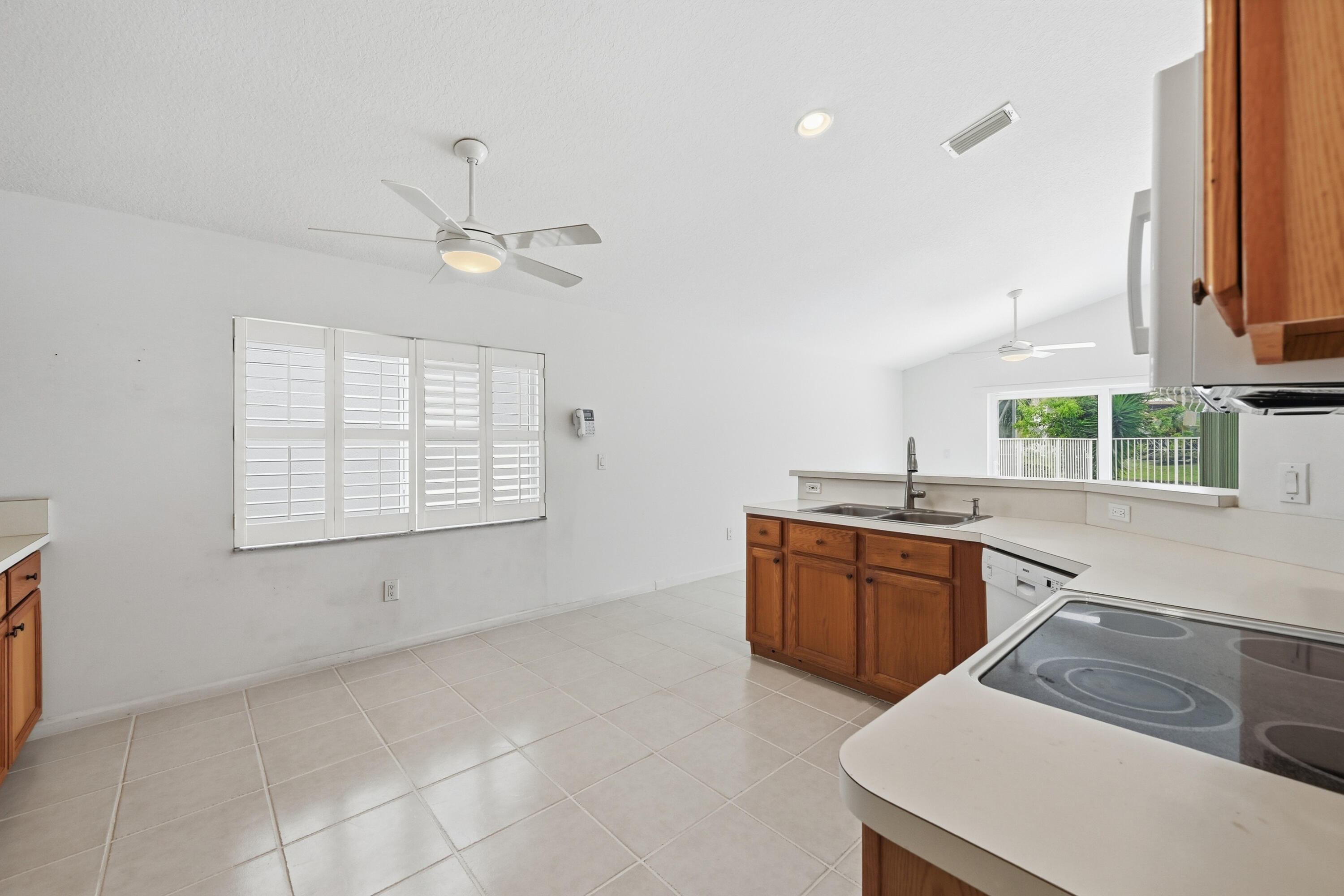 WYNDHAM LAKES NORTH - Residential