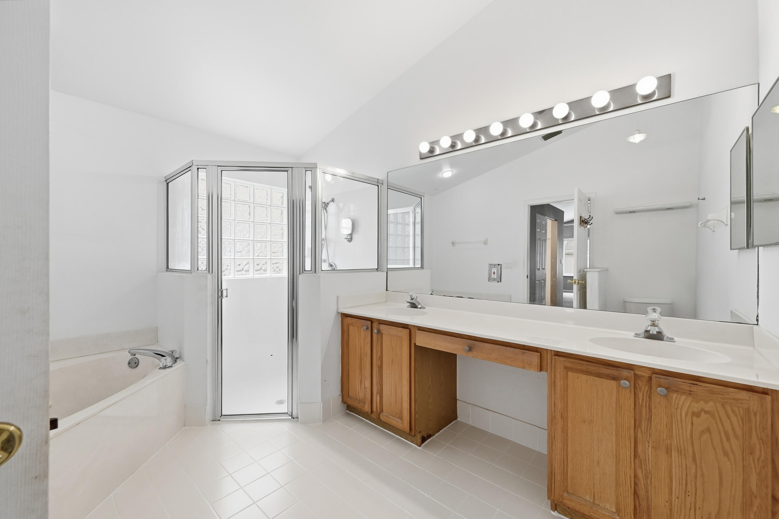 WYNDHAM LAKES NORTH - Residential