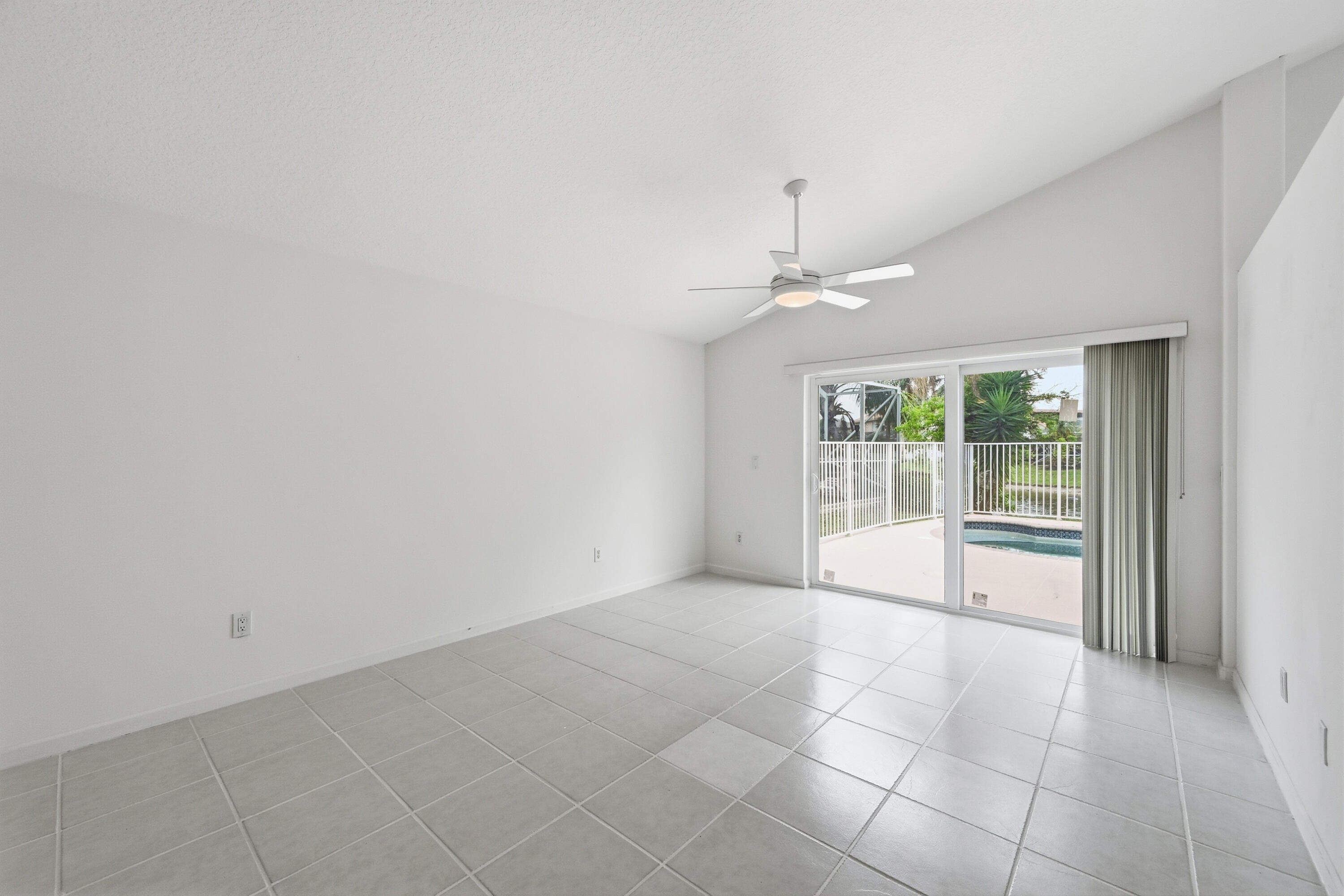 WYNDHAM LAKES NORTH - Residential