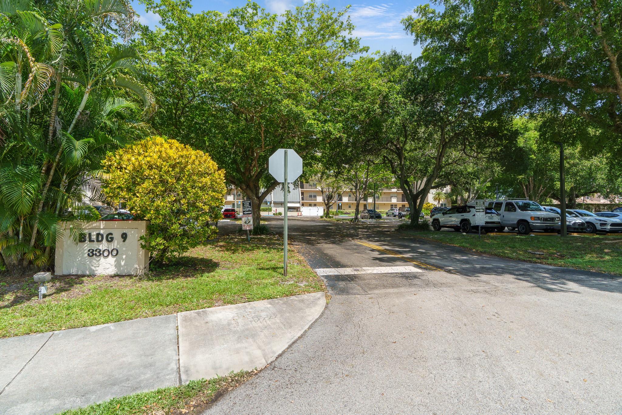 Rolling Hills Golf & Tenn - Residential
