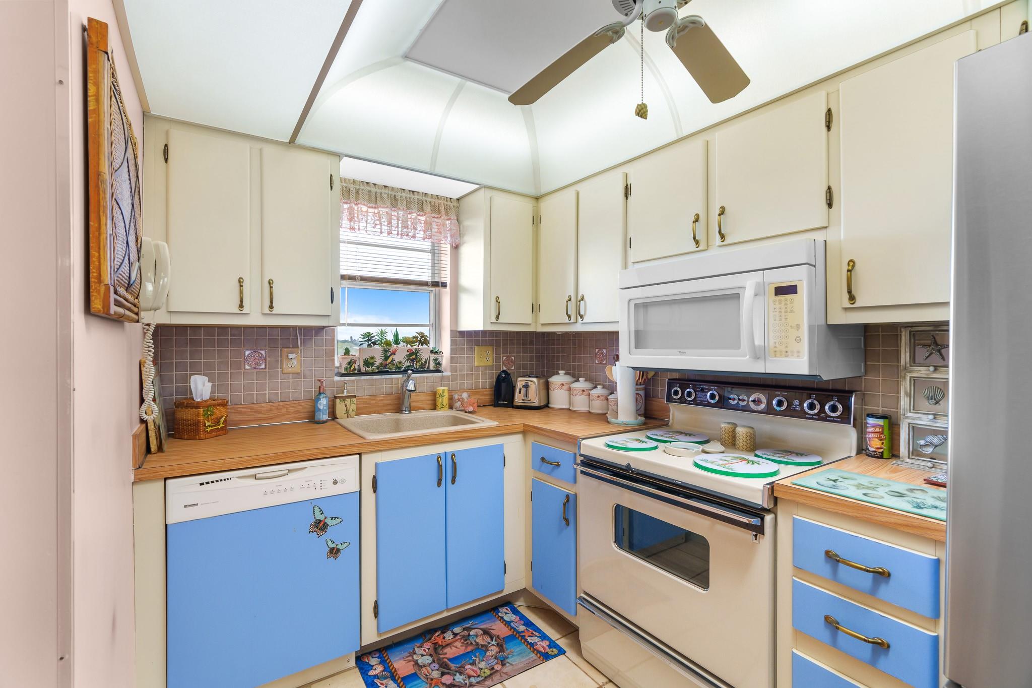 Rolling Hills Golf & Tenn - Residential