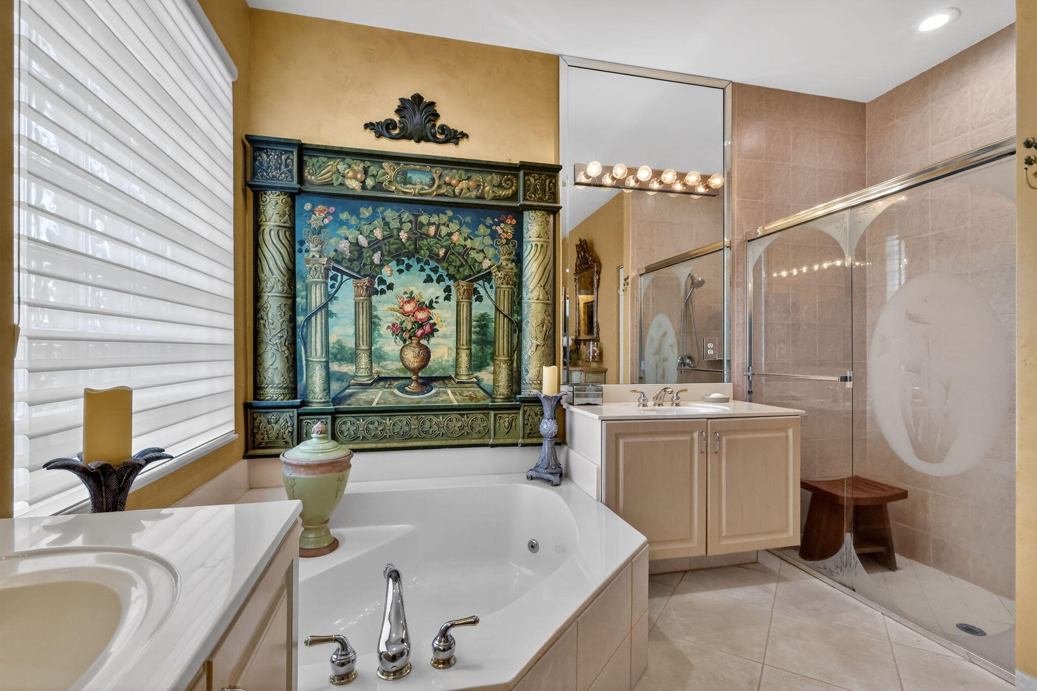 VALENCIA FALLS - Residential