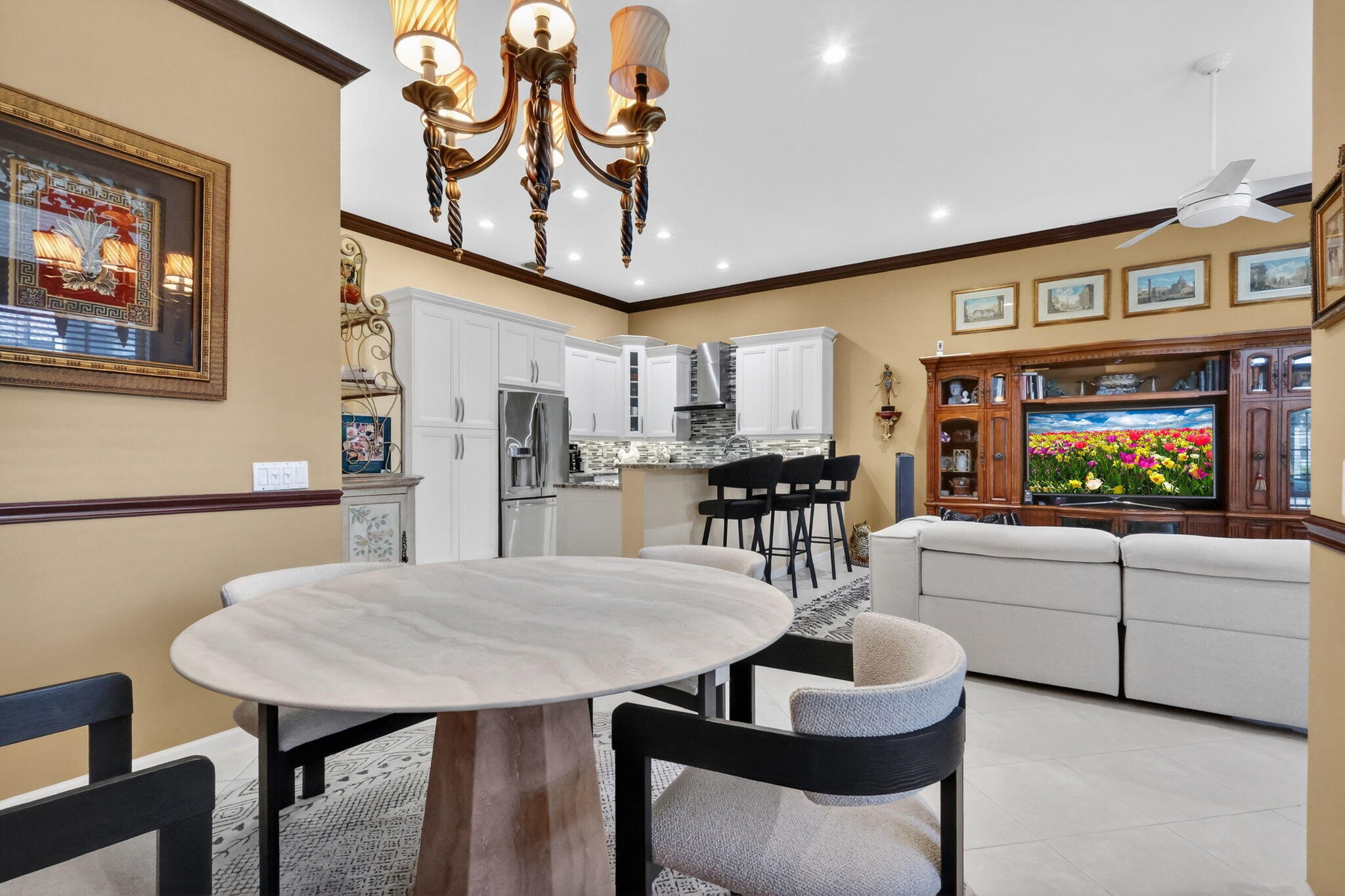 VALENCIA FALLS - Residential