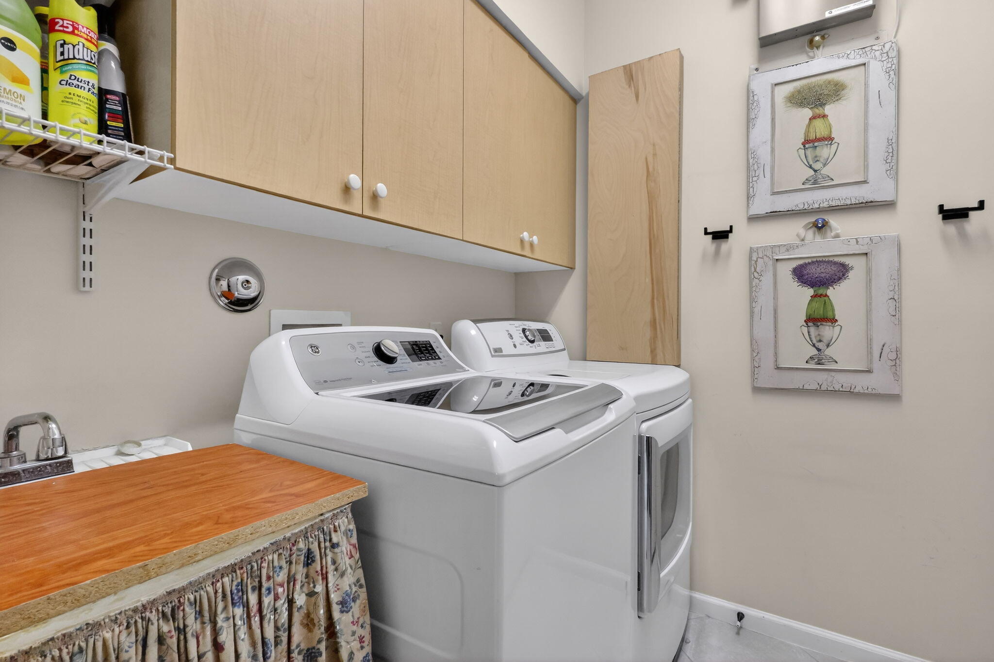 VALENCIA FALLS - Residential