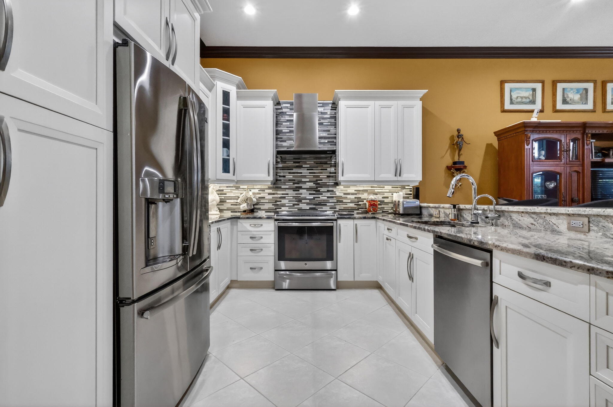 VALENCIA FALLS - Residential